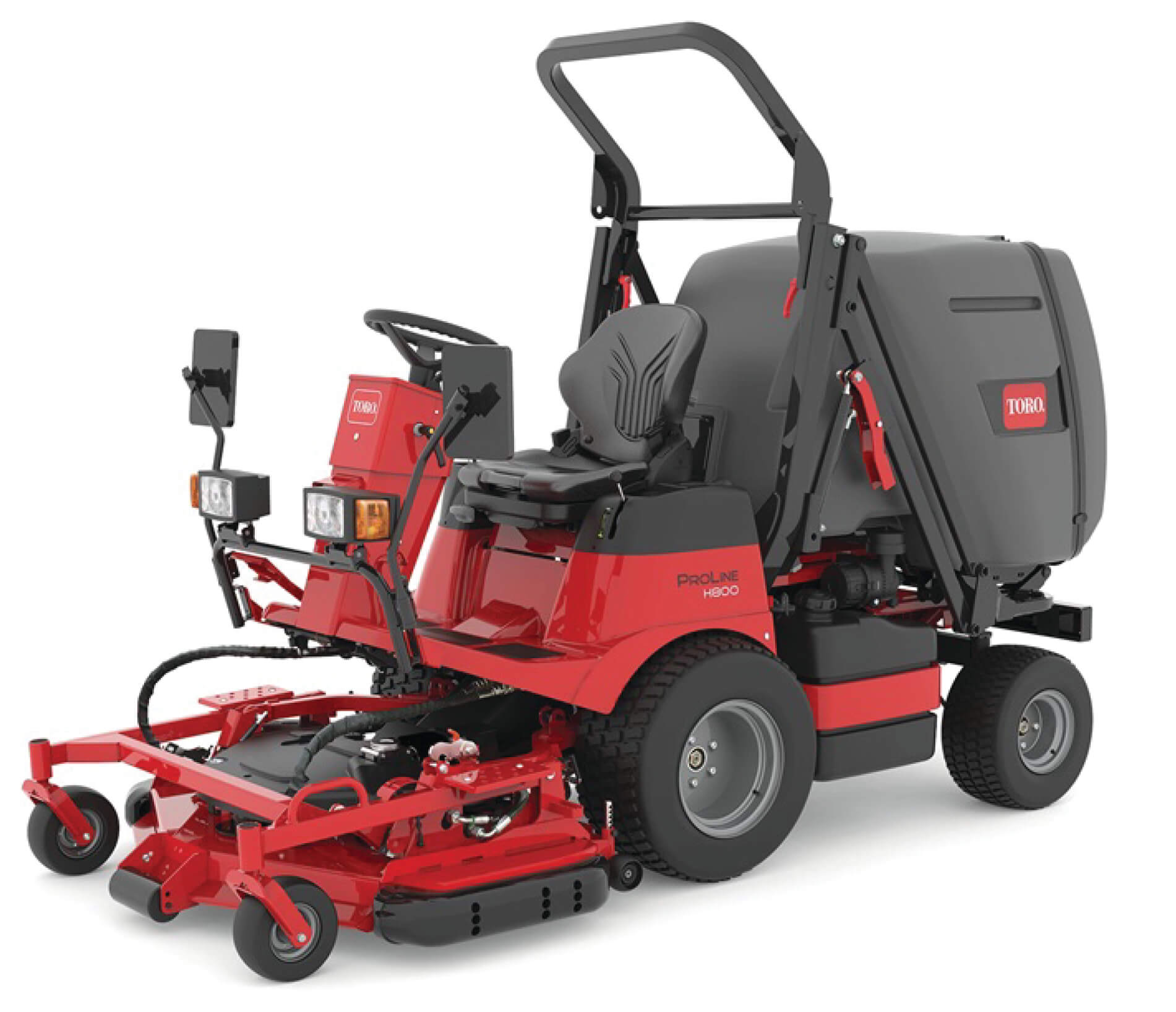 TORO ProLine H800 Direct Collect Mower, profesionalna kosilica crveno-crne boje s velikim spremnikom za travu i širokim reznim kućištem, prikazana u radnom okruženju.